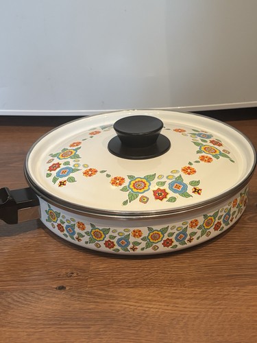 Vintage Retro Floral Enamel Frying Pan with Flower Graphics