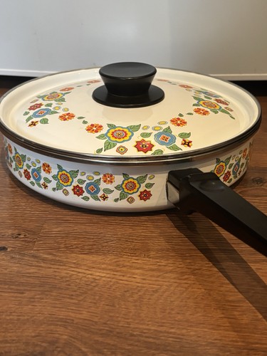Vintage Retro Floral Enamel Frying Pan with Flower Graphics - photo 4