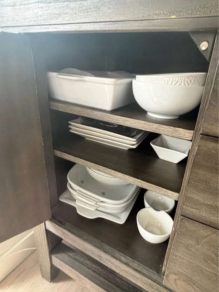 Buffet/ dining room dresser/ booth - photo 4