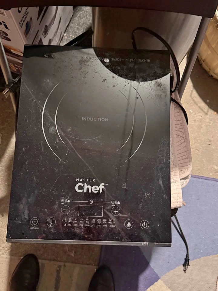 Portable Induction Cooktop – Master Chef / Salton 1500W