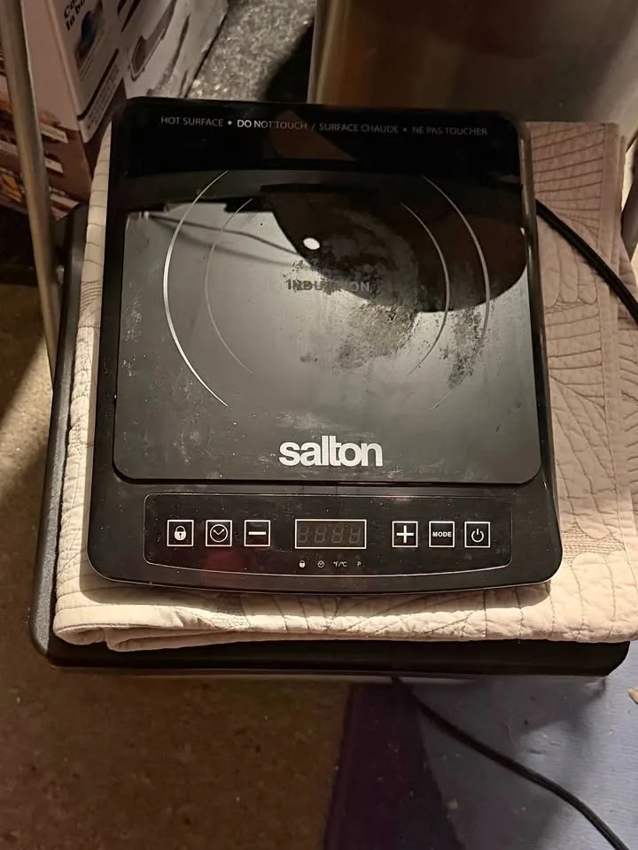 Salton Induction Cooktop – Portable Single Burner – Works Great