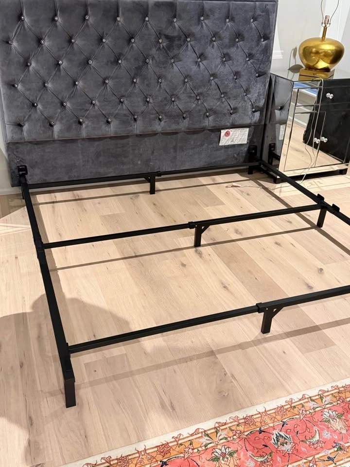 King Tufted Headboard with Bed Frame and Box Springs - photo 3