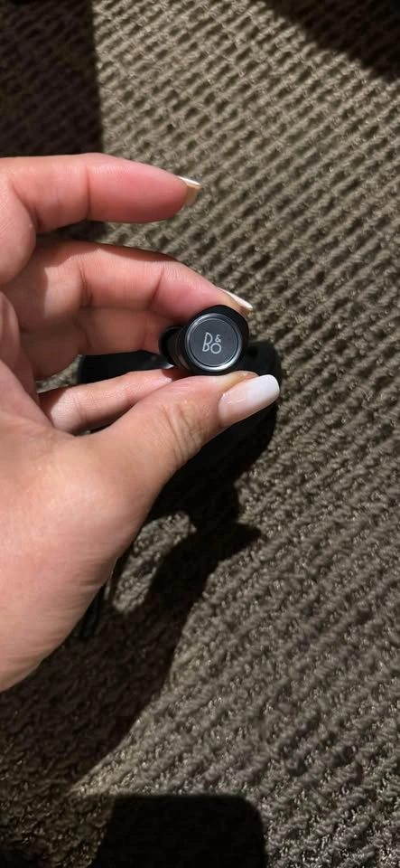 Bang & Olufsen B&O Wireless Earbuds with Charging Case - photo 5