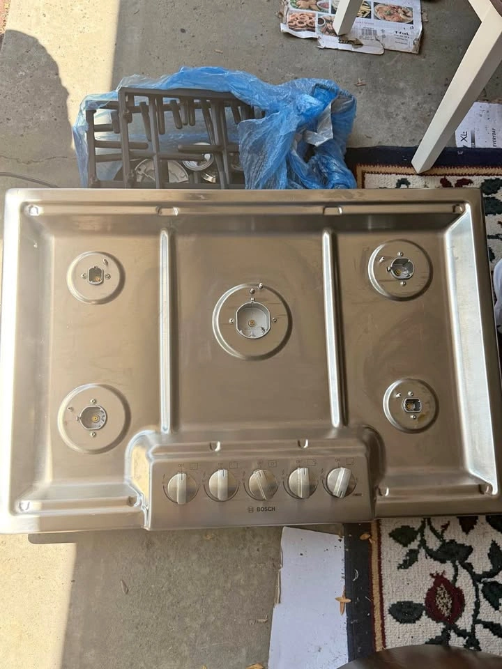Brand New Bosch 800 Series 36” 5-Burner Gas Cooktop