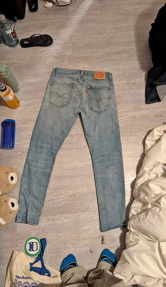 Levi Strauss 512
