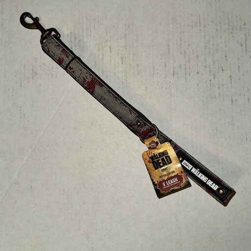 The Walking Dead "Fight The Dead, Fear The Living" 5ft. Dog Leas