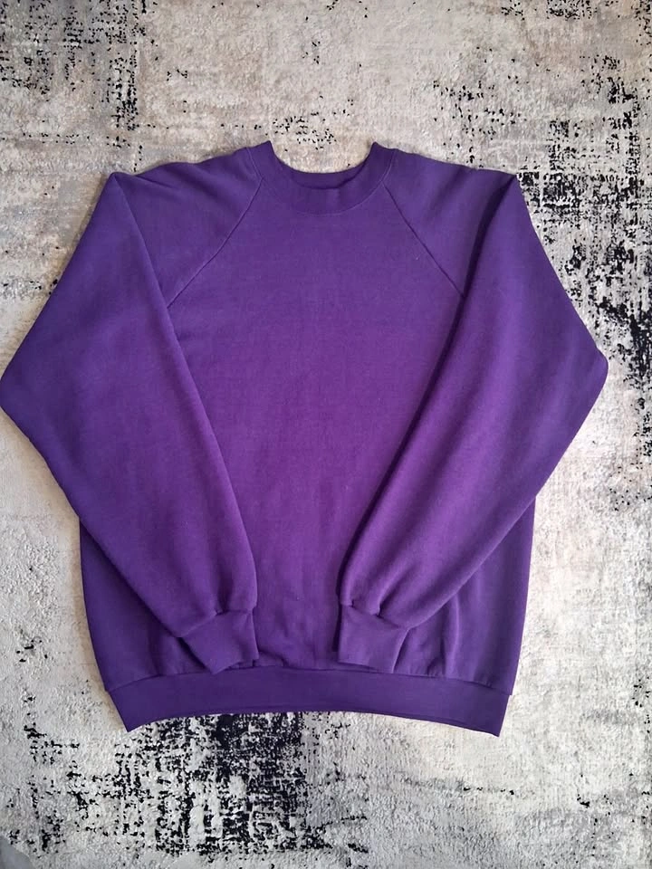 Vintage purple blank raglan crewneck sweatshirt