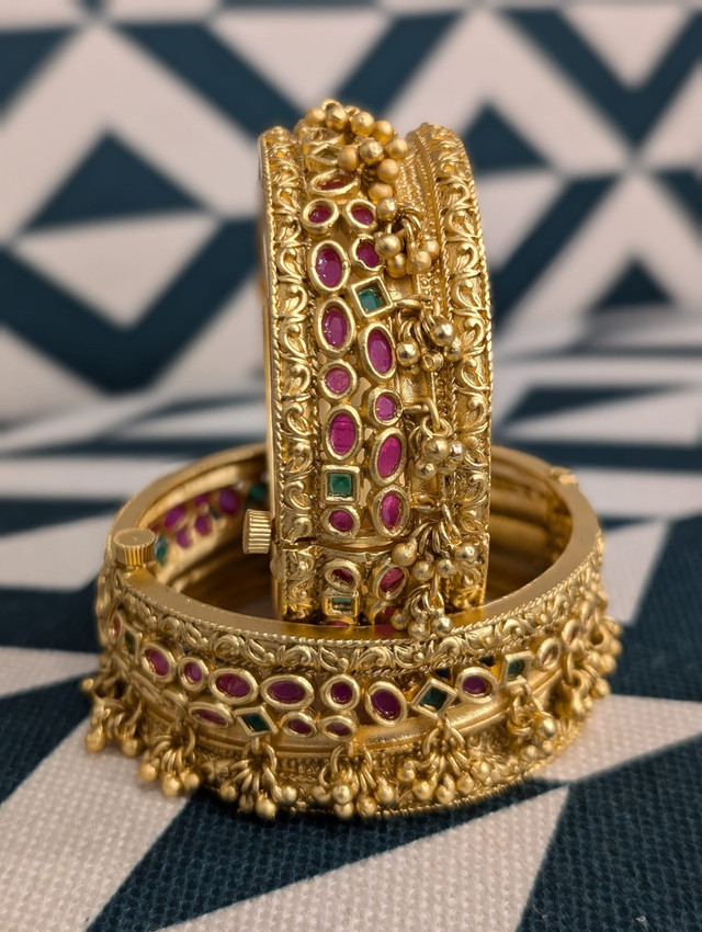 Indian imitation gold and kundan bangles - photo 2