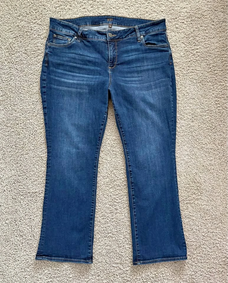 KUT from the Kloth Baby Bootcut Jeans Size 18W