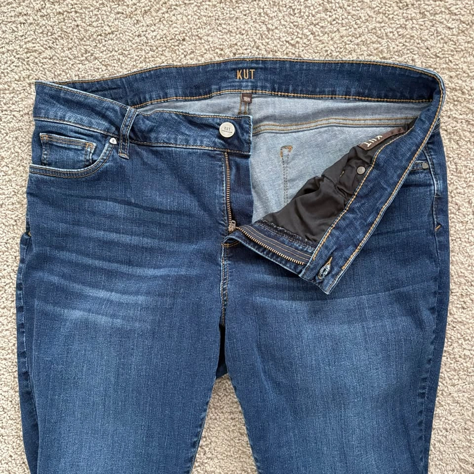 KUT from the Kloth Baby Bootcut Jeans Size 18W - photo 5