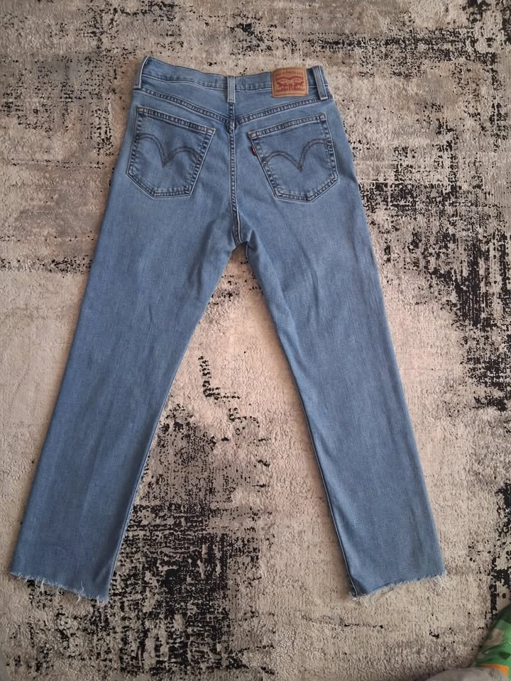 Levi's Women's high-rise straight-leg jeans - photo 2