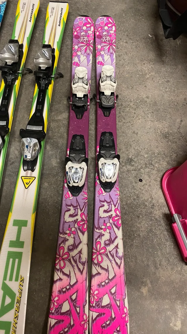 Junior and adult skis image indicator(2)