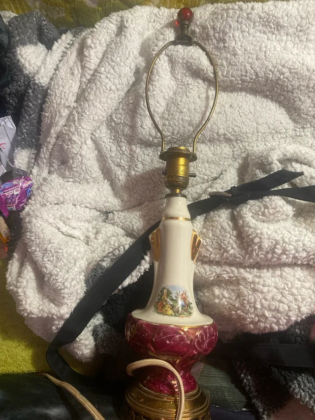 Vintage Porcelain urn Table Lamp