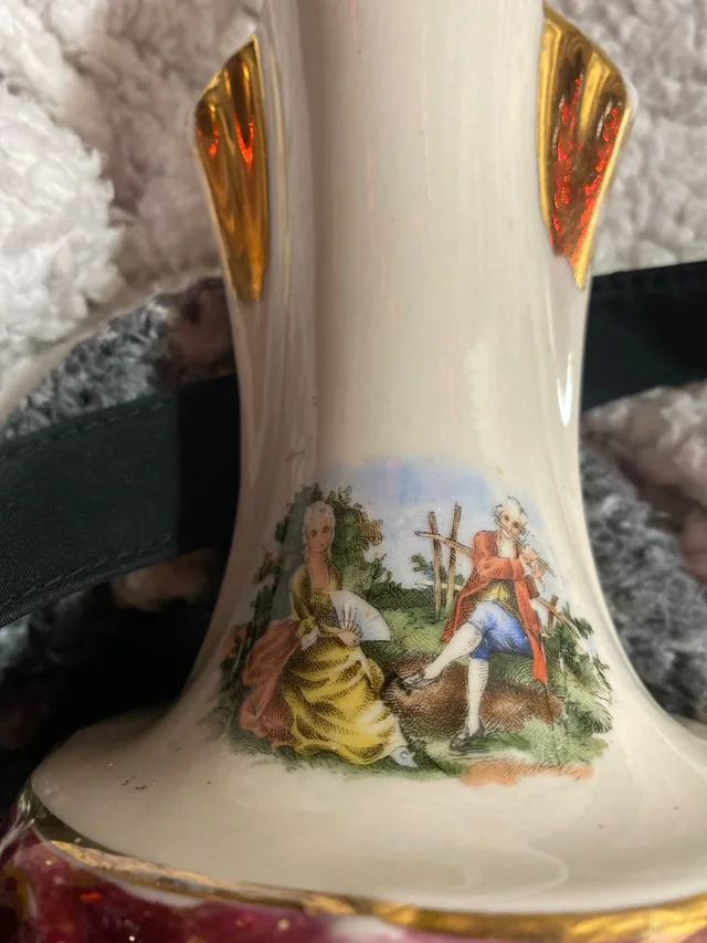 Vintage Porcelain urn Table Lamp image indicator(3)