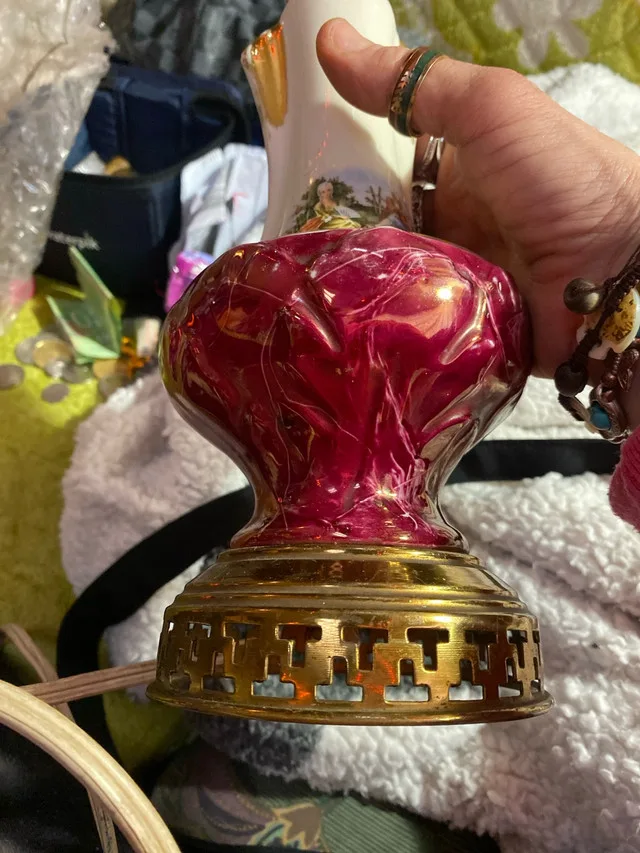 Vintage Porcelain urn Table Lamp image indicator(4)