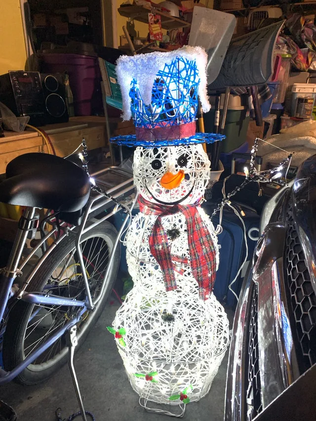 4’ light up snowman