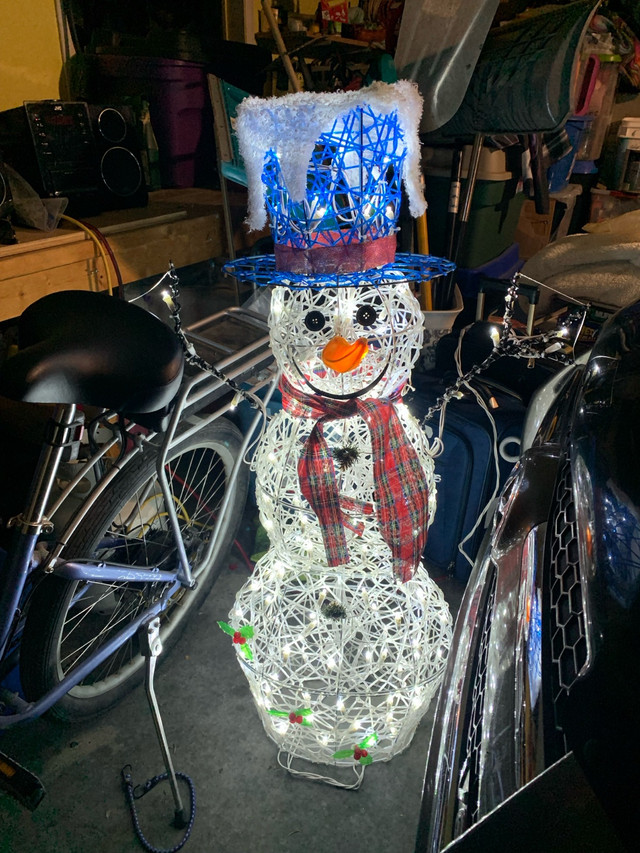 4’ light up snowman - photo 2