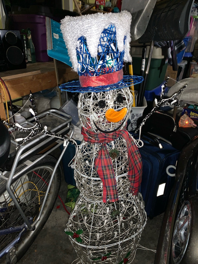 4’ light up snowman - photo 3