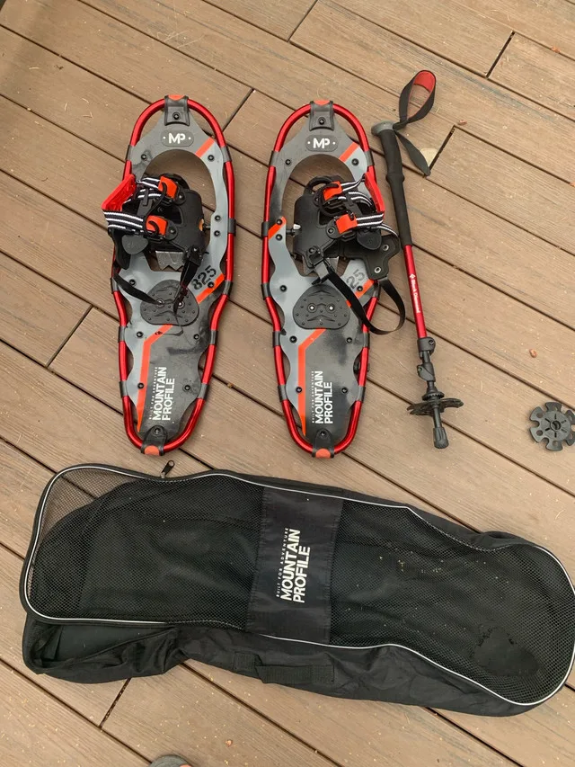 Snow shoes. Mountain profile