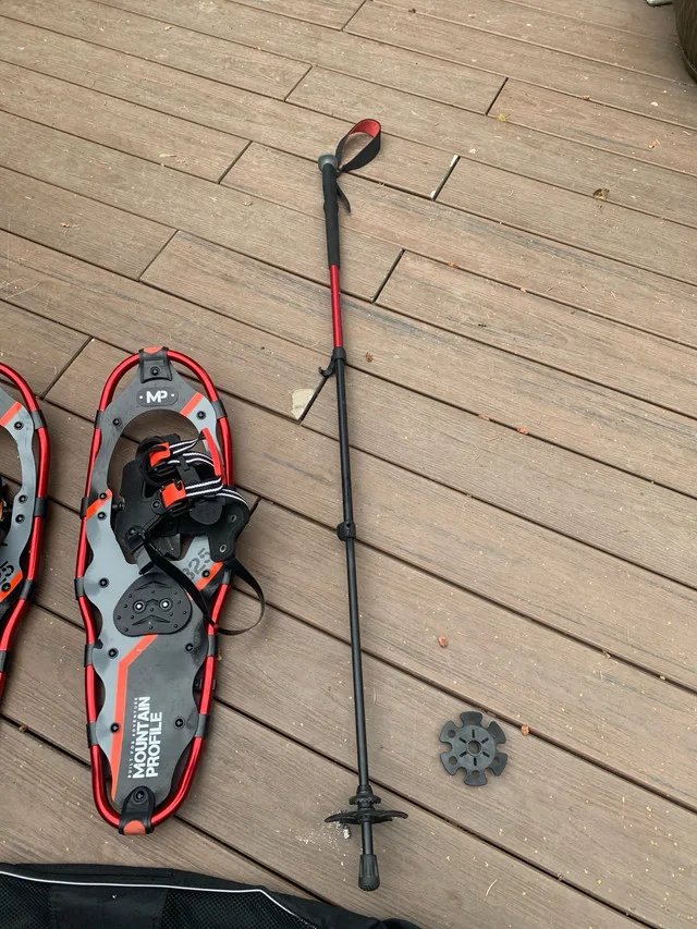 Snow shoes. Mountain profile image indicator(4)