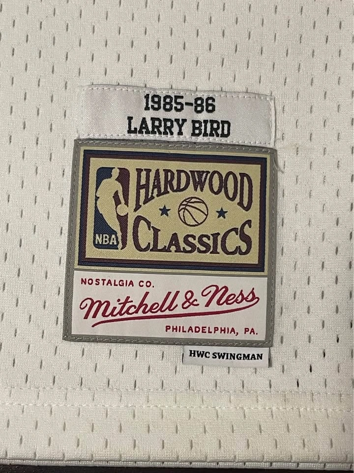 Boston Celtics - Larry Bird #33 Jersey - Size Medium - photo 3