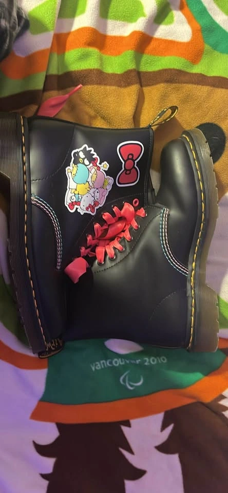 Hello kitty doc martens - photo 5