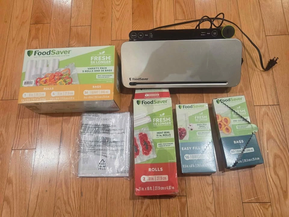 FoodSaver Multi-Use Vacuum Sealer with Bags and Rolls - photo 5