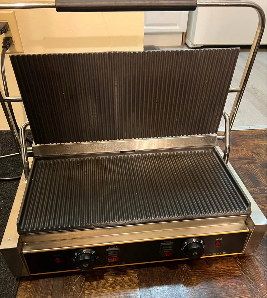 Commercial Extra-Large Panini Press Grill - photo 3