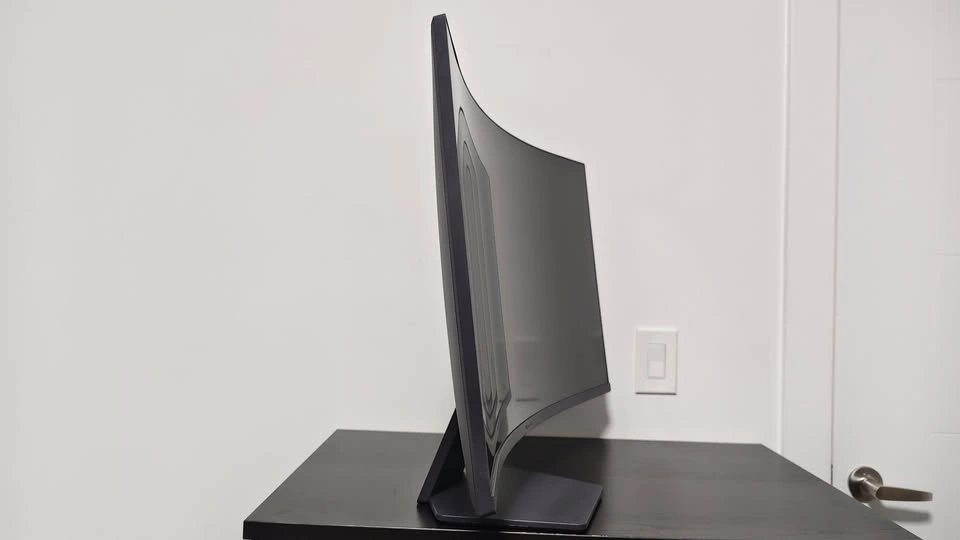 LG UltraGear 32" Curved Gaming Monitor 32GS60QX-B - photo 4