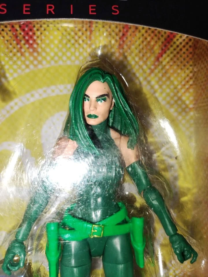 Marvel Legends 6” Madame Hydra Scale Action Figure - photo 2