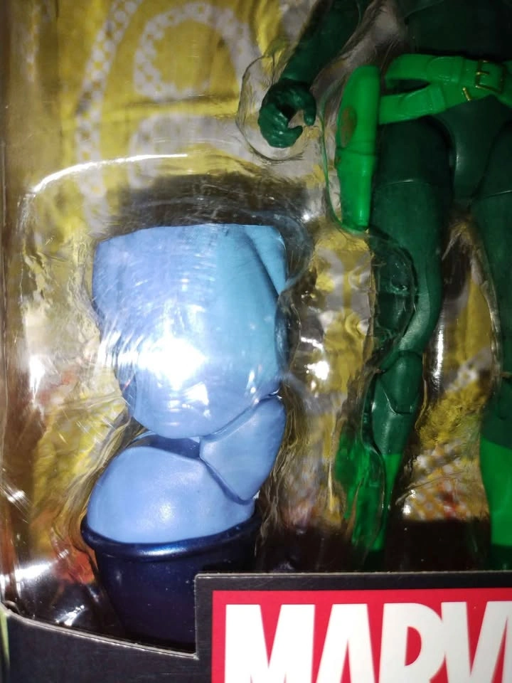 Marvel Legends 6” Madame Hydra Scale Action Figure - photo 3