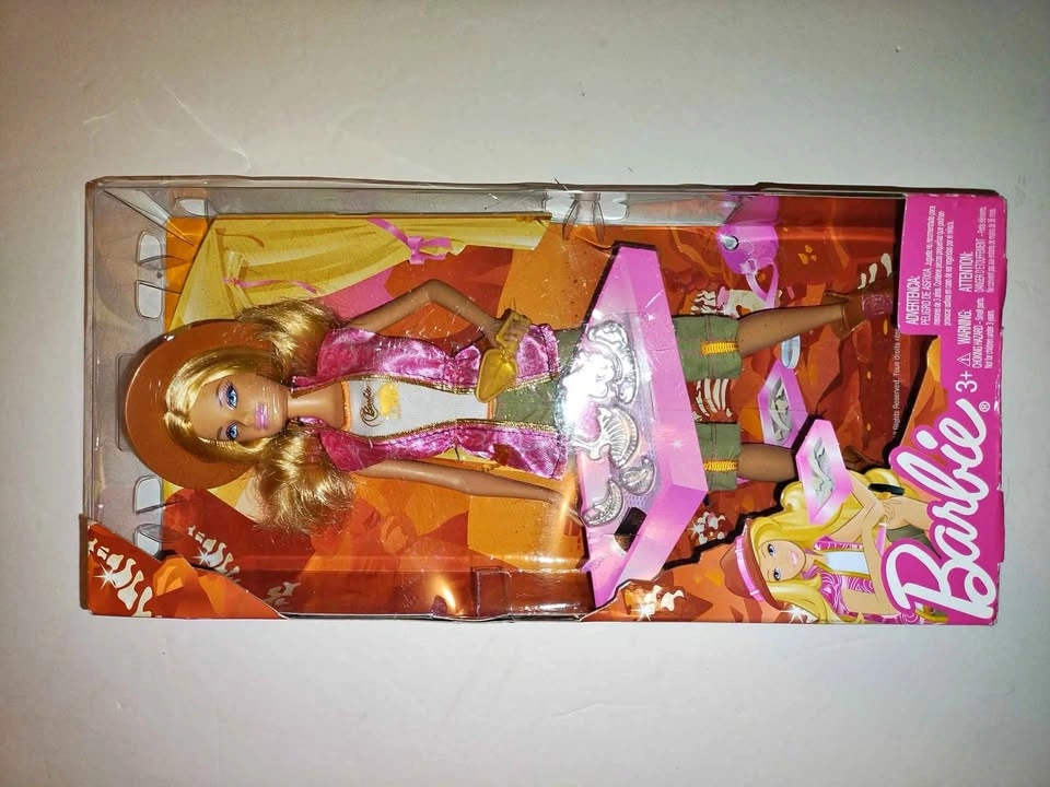 Barbie I Can Be Paleontologist Smithsonian Doll 2011