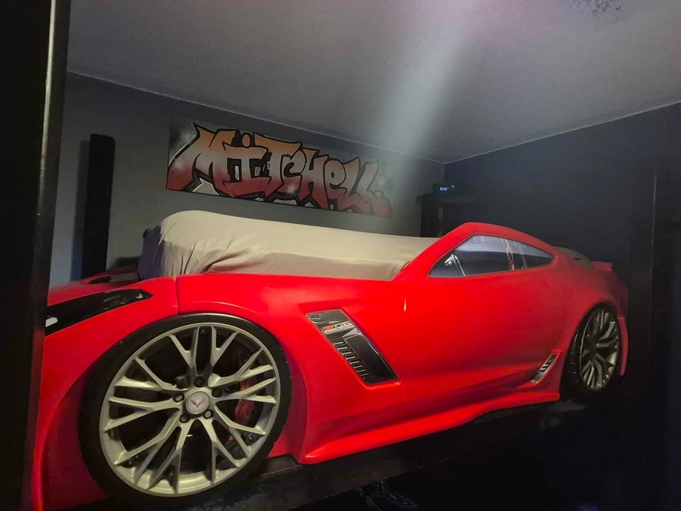 CUSTOM CORVETTE BUNK BEDS! - photo 2