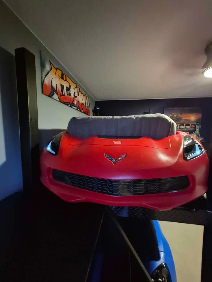 CUSTOM CORVETTE BUNK BEDS! - photo 3