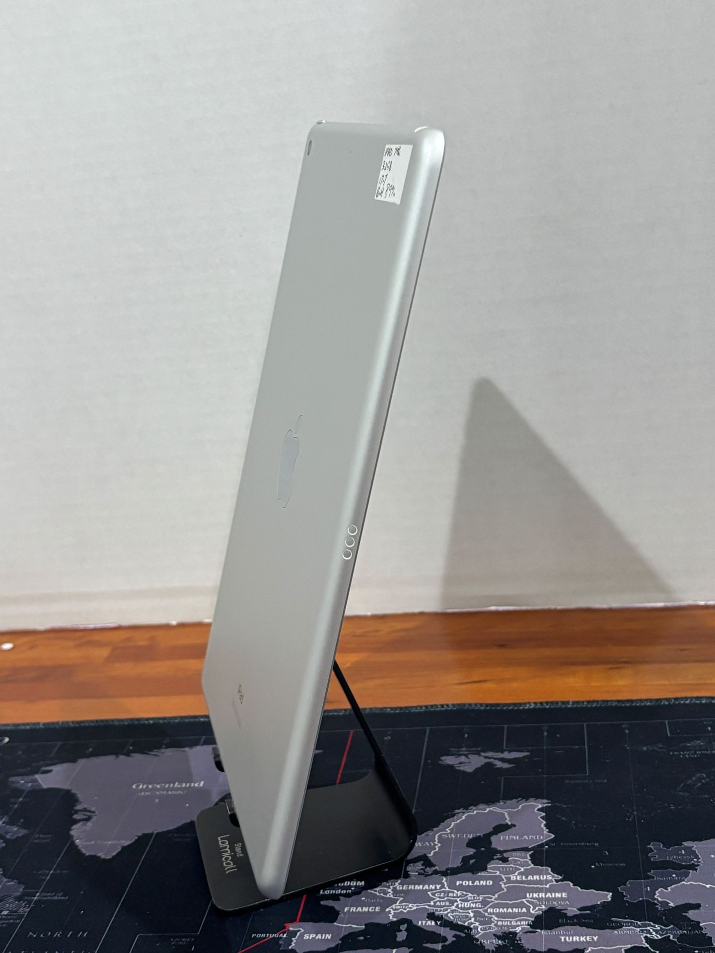 Apple iPad 7 32GB -Bad Front Camera - photo 3