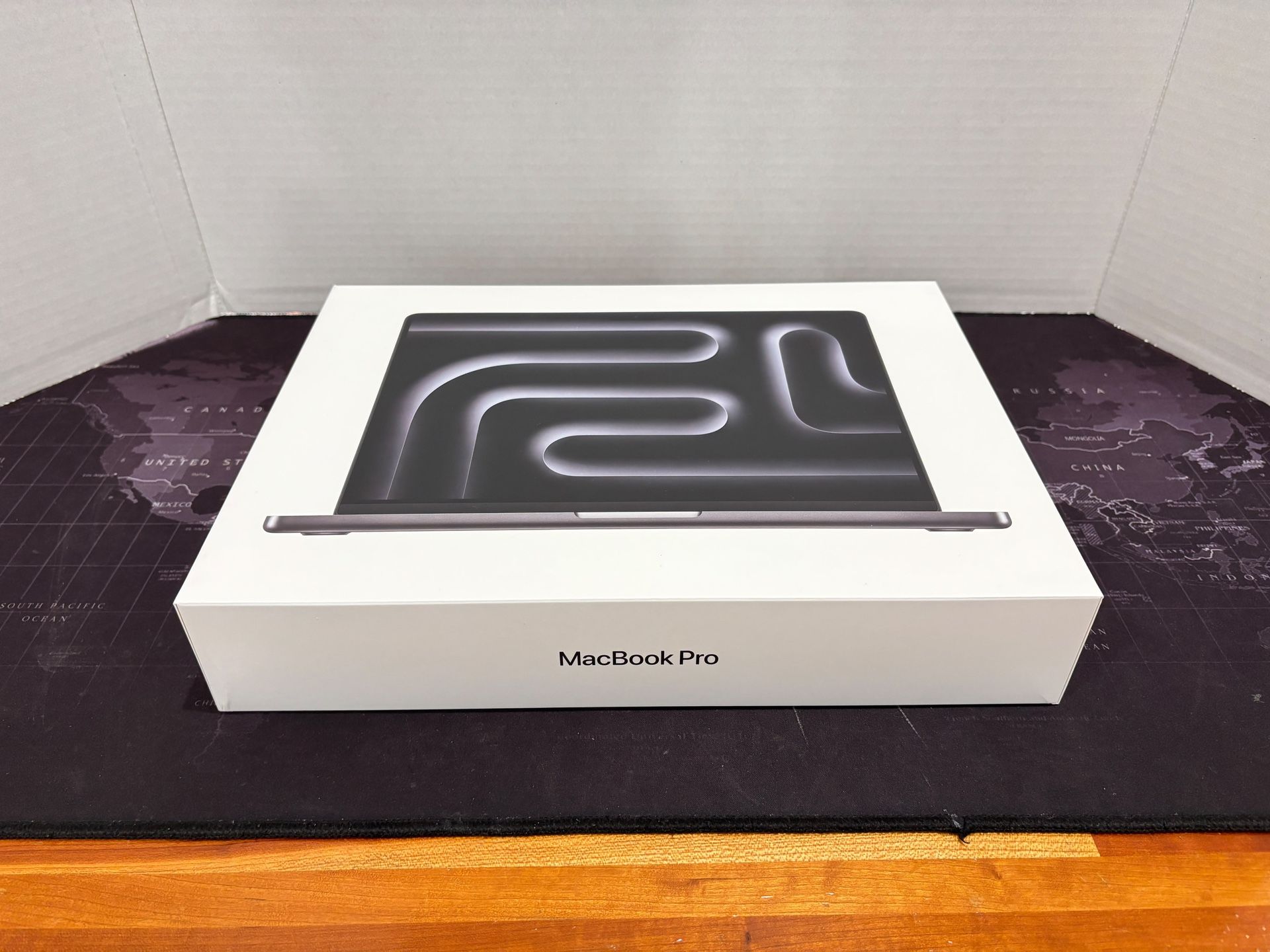 Apple Macbook Pro (M5 PRO) 24GB RAM 1TB SSD New Sealed - photo 3