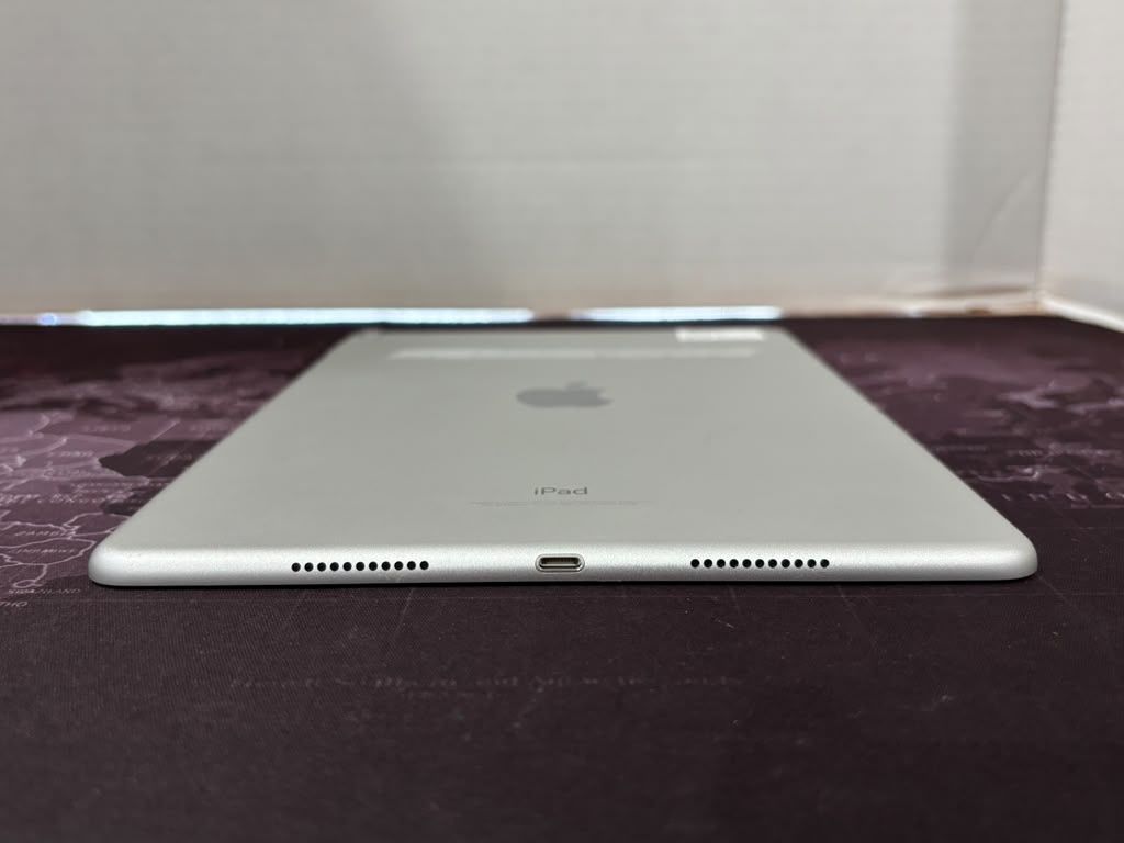 Apple IPAD PRO 10.5” 64GB Fully Functional - photo 4