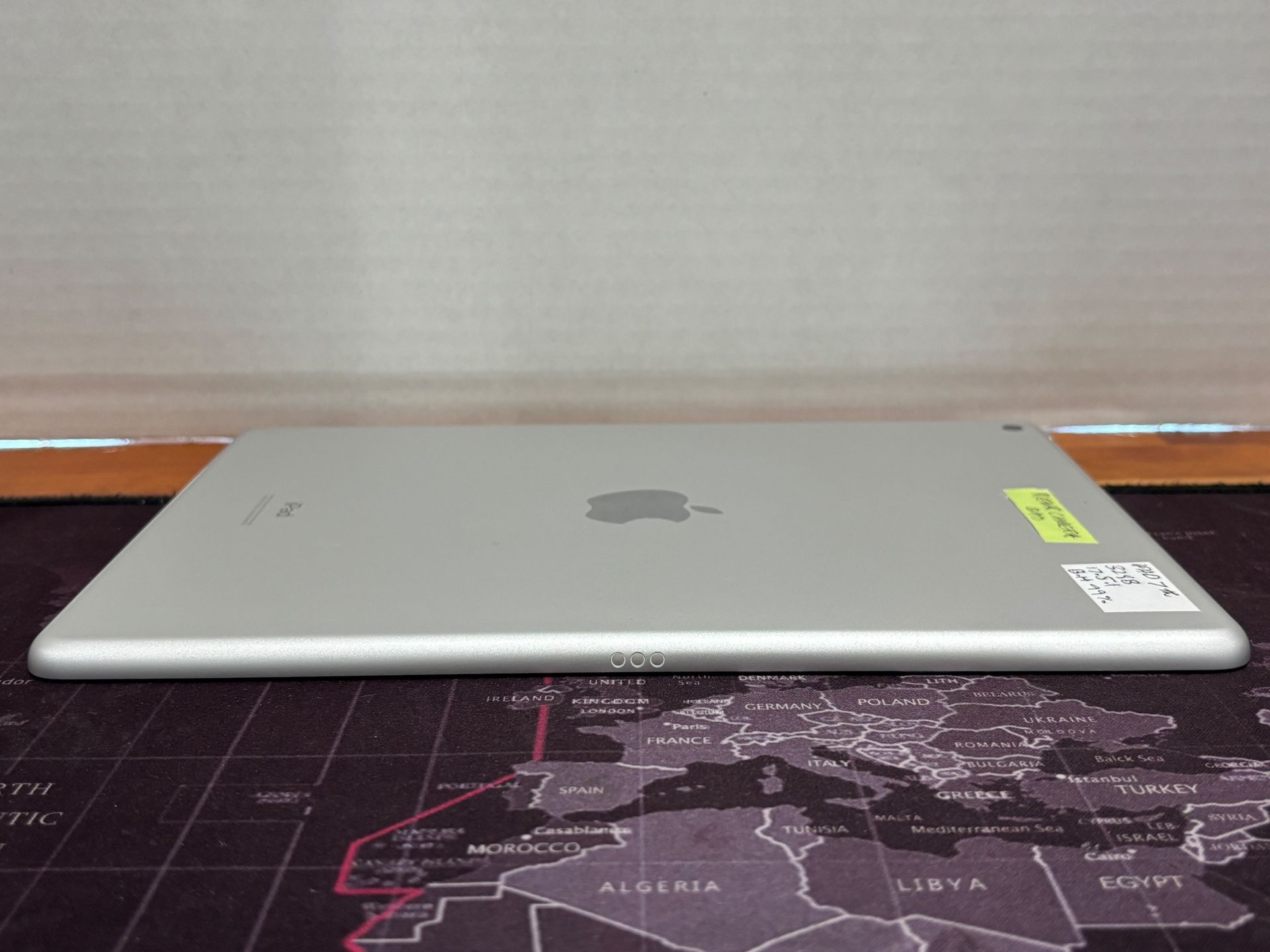 Apple iPad 7 32GB 10.2” - READ DESCRIPTION - photo 2