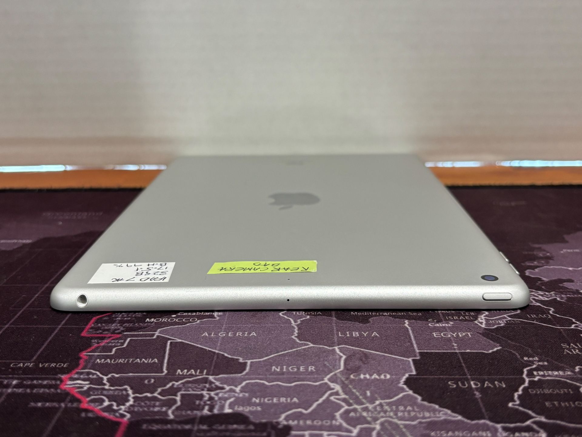 Apple iPad 7 32GB 10.2” - READ DESCRIPTION - photo 3