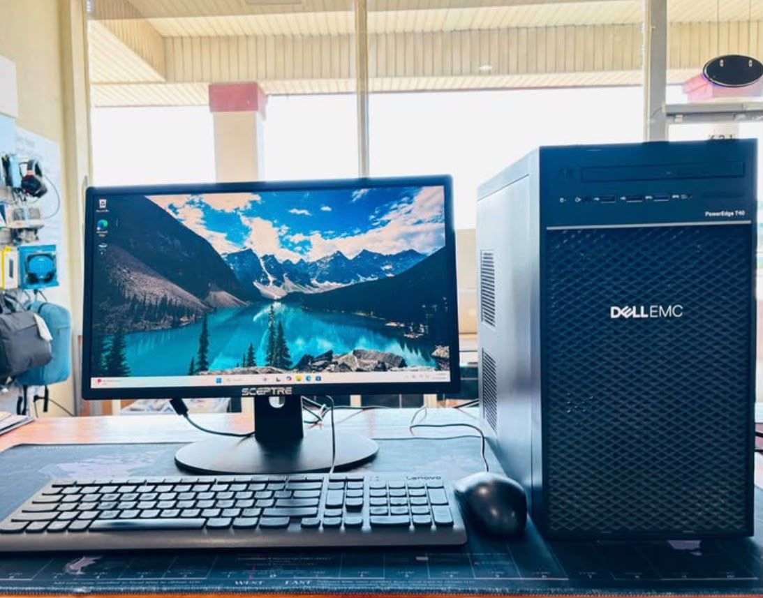 DELL PowerEdge T40 PC Intel Xeon 3.50Ghz 16GB RAM 256GB SSD