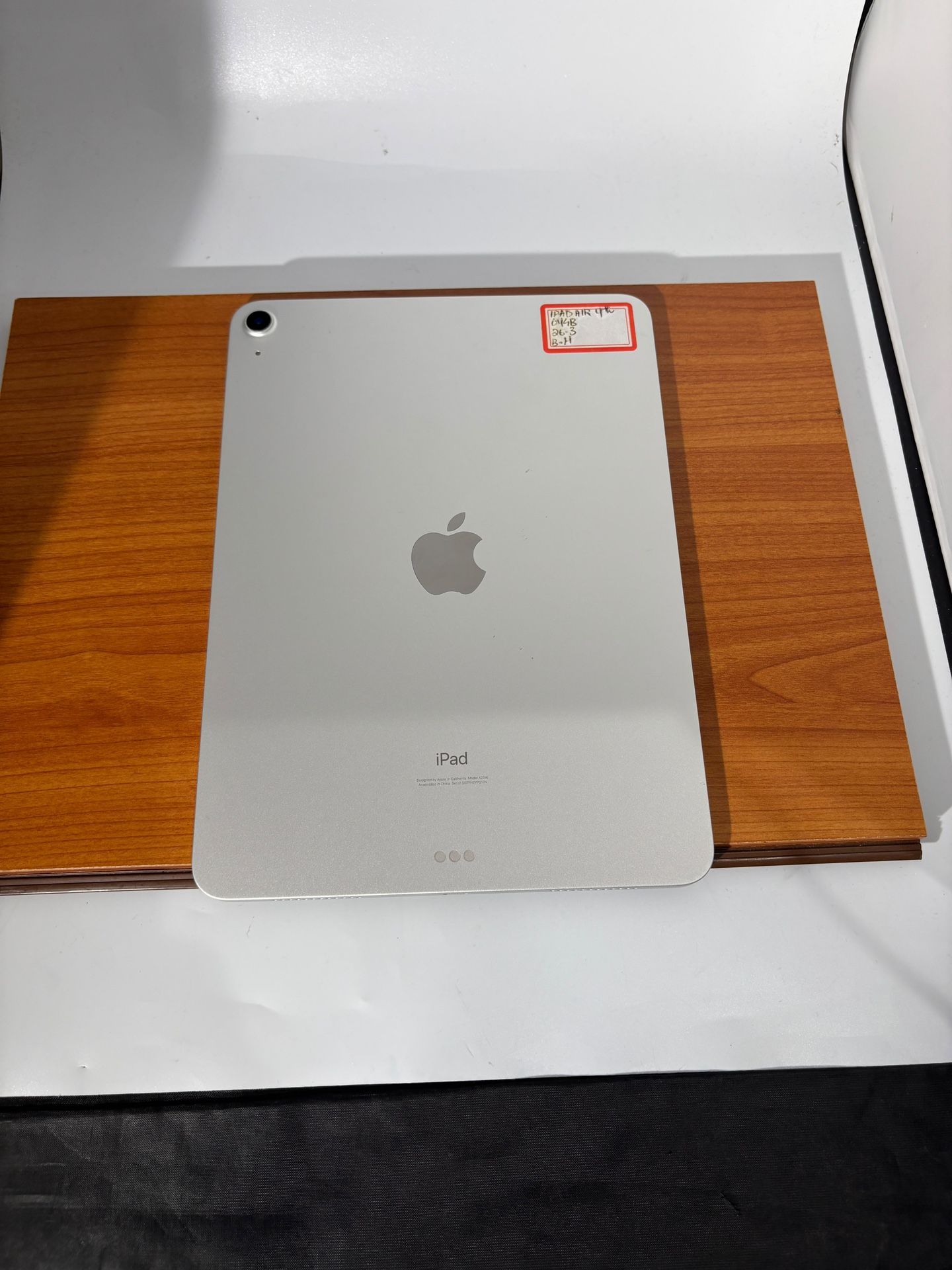 Apple IPAD AIR 4th Gen 10.9” 64GB - photo 4