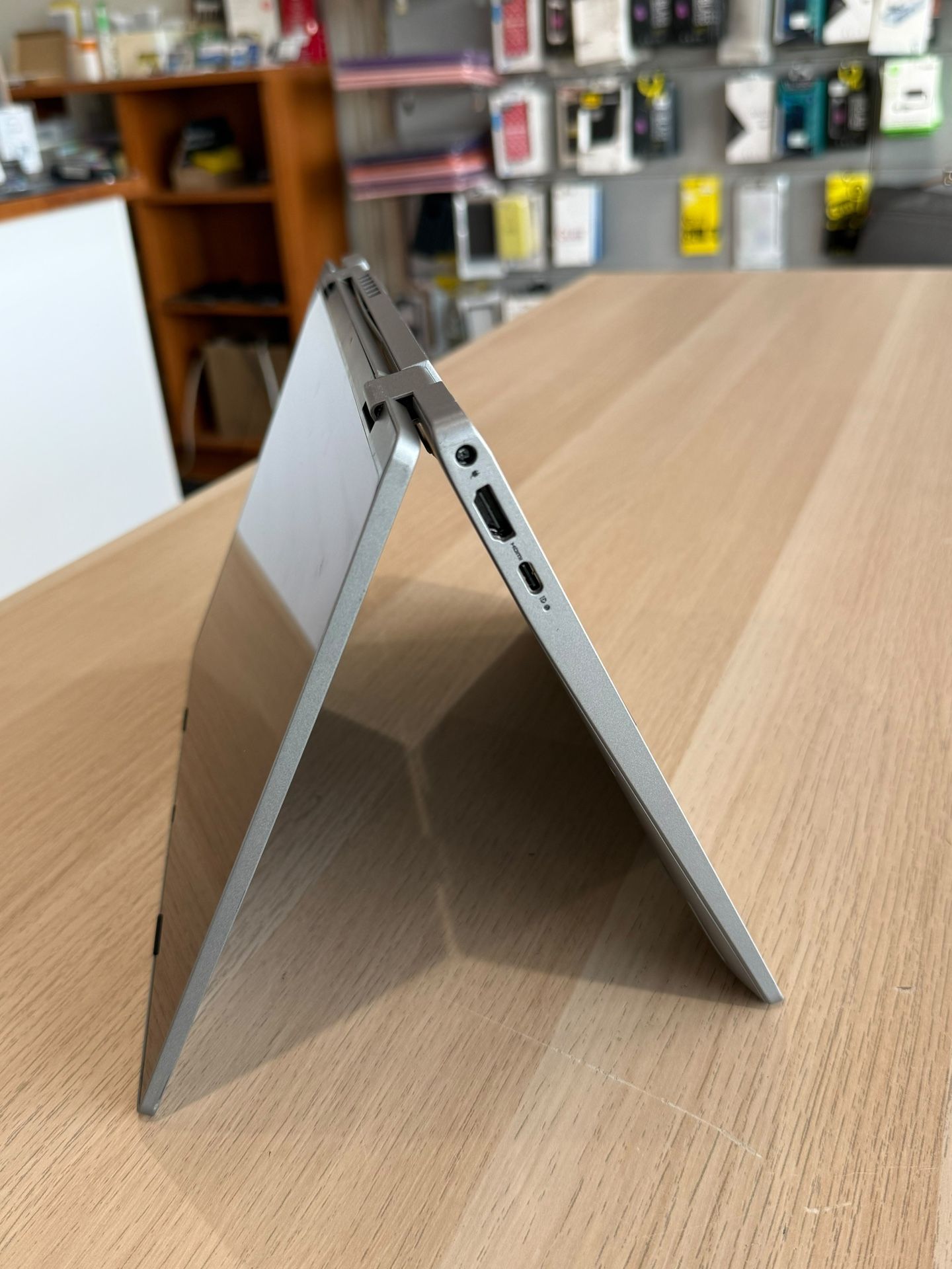 DELL LATITUDE 3330 Convertible TouchScreen i5 8GB 256GB Win11 - photo 2