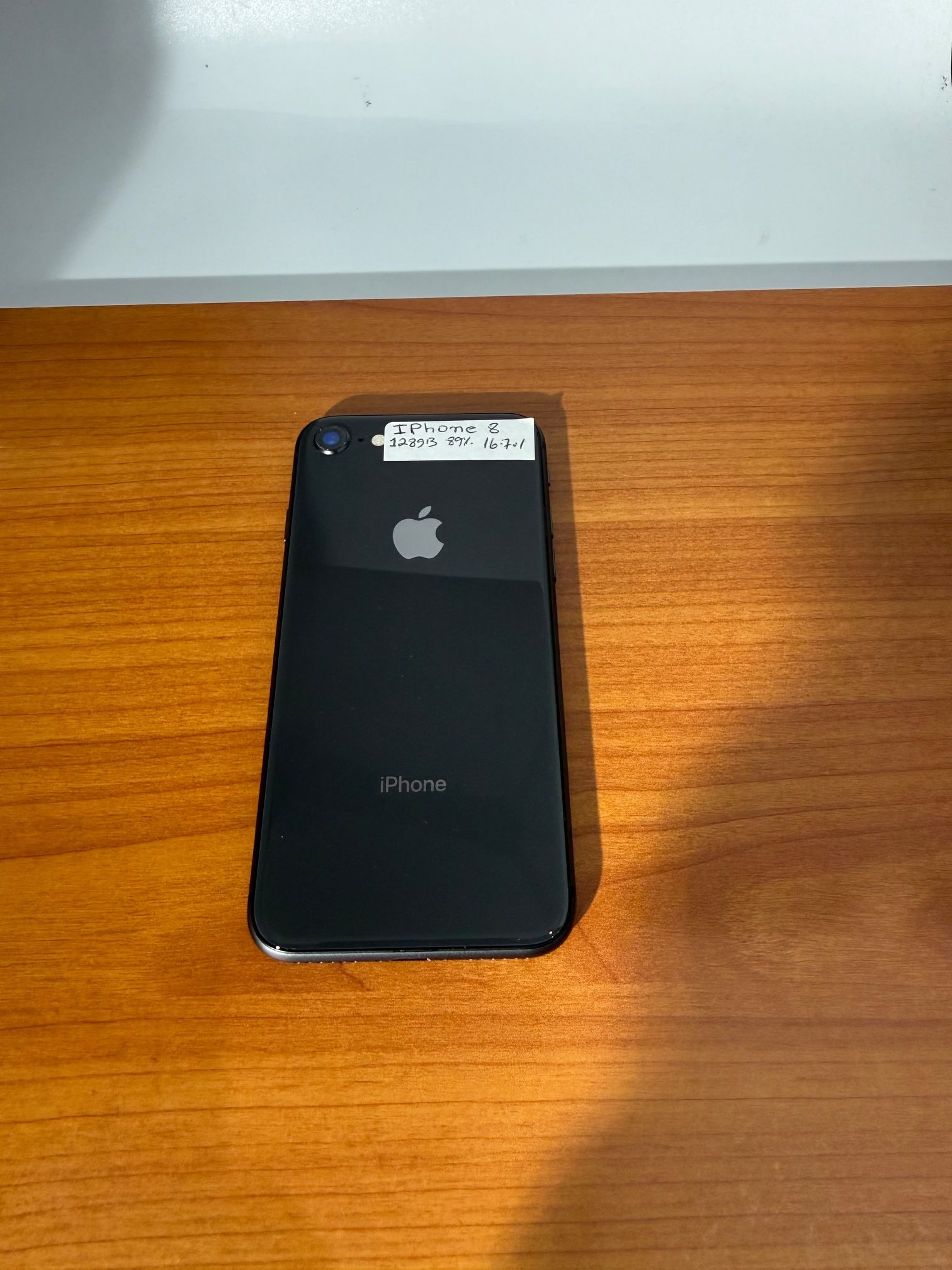 Apple IPhone 8 128GB Unlocked Fully Functional - photo 2