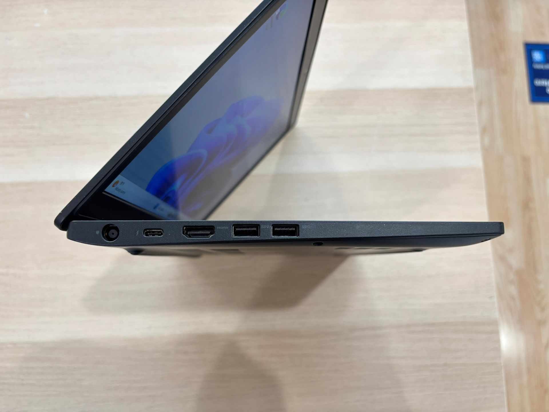 DELL LATITUDE 7490 14” i5-8350U 16GB RAM 256GB SSD Touch - photo 5