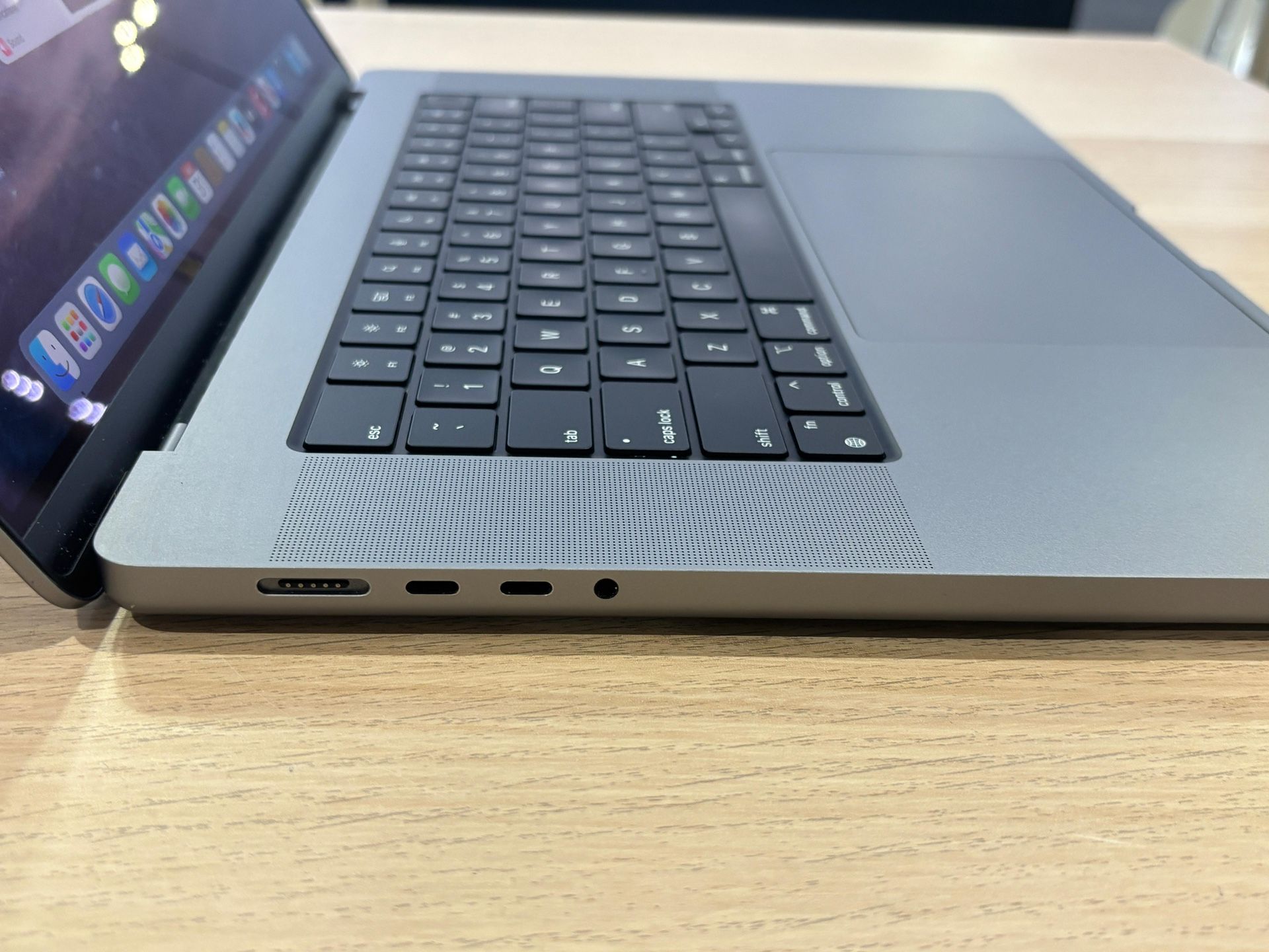 Apple MacBook Pro 16” M1 PRO 16GB 1TB Fully Functional - photo 4