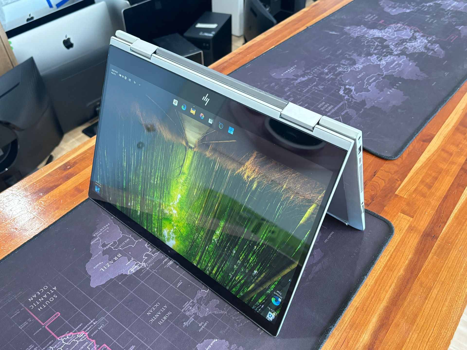 HP ENVY X360 15.6” Convertible Touchscreen i5 8GB 256GB SSD