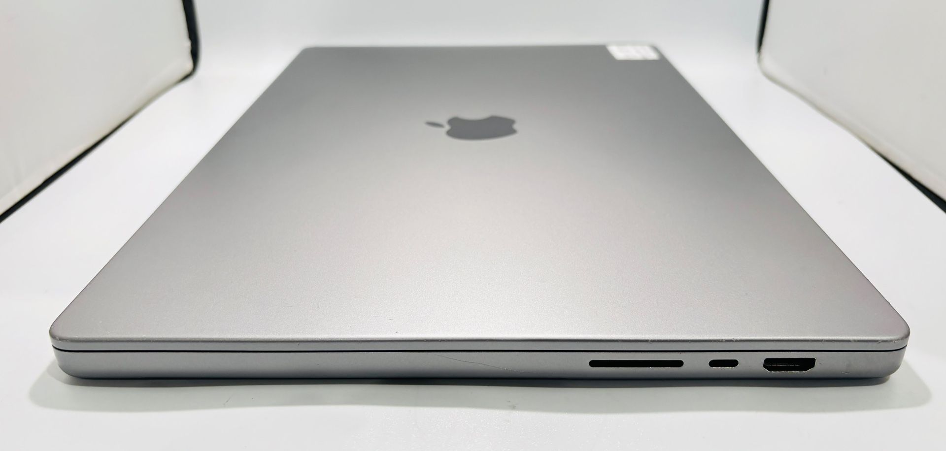 Apple Macbook Pro M1 PRO 16GB 512GB Fully Functional - photo 3