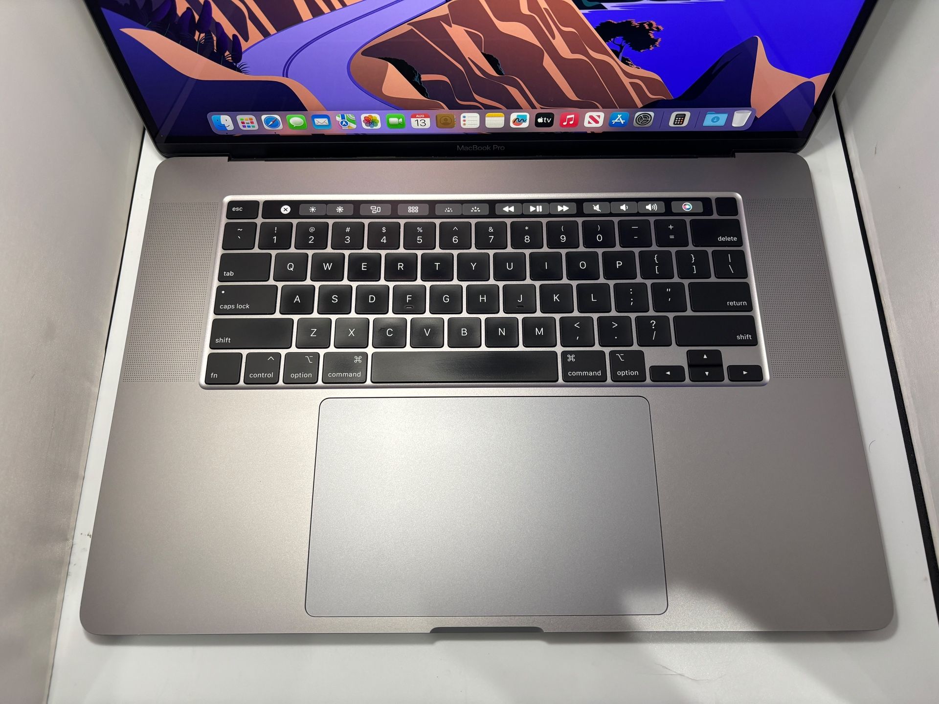 Apple MacBook Pro 16” 2019 TouchBar 8-Core i9 16GB 1TB SSD - photo 3