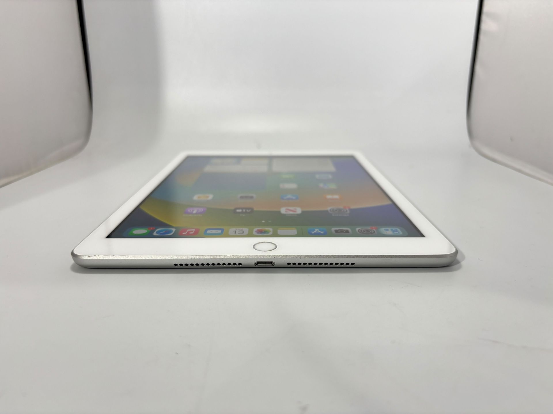 Apple Ipad 5 32GB Cellular Unlocked Fully Functional - photo 5