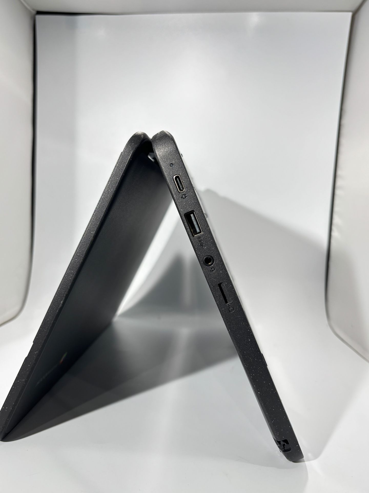 Lenovo 500E ChromeBook Gen 3 2022 Convertible Touchscreen - photo 3